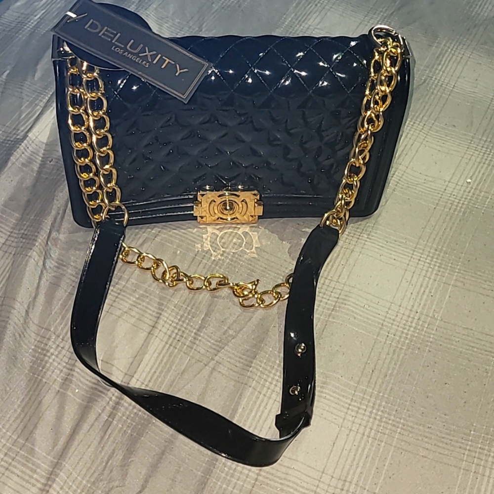 A one strap bag stylish black